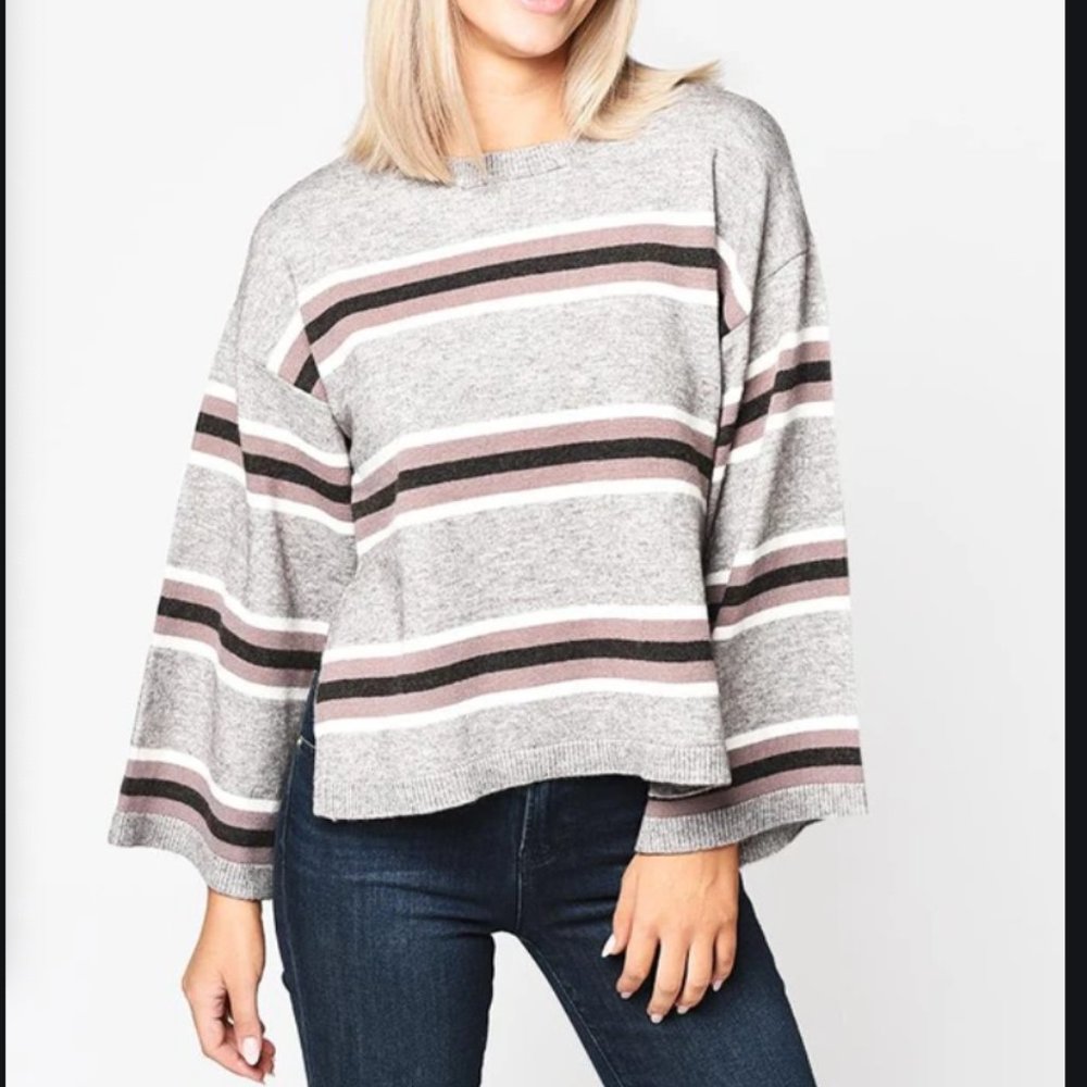 CUPCAKES AND CASHMERE WOMEN’S AMOUR SWEATER - NEW